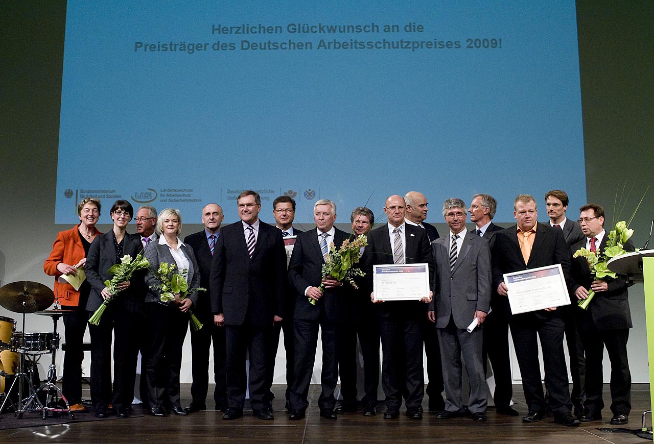 Gruppenfoto der Preisträger*innen des Deutschen Arbeitsschutzpreises 2009