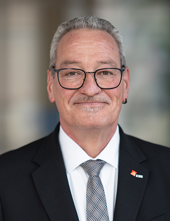 Portrait von Hans-Peter Kern, Vorstandsvorsitzender der Deutschen Gesetzlichen Unfallversicherung (DGUV)