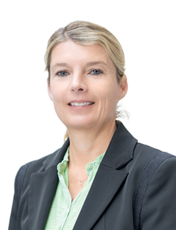 Portrait von Saskia Osing, stellvertretende Abteilungsleiterin Soziale Sicherung bei der Bundesvereinigung der Deutschen Arbeitgeberverbände (BDA)